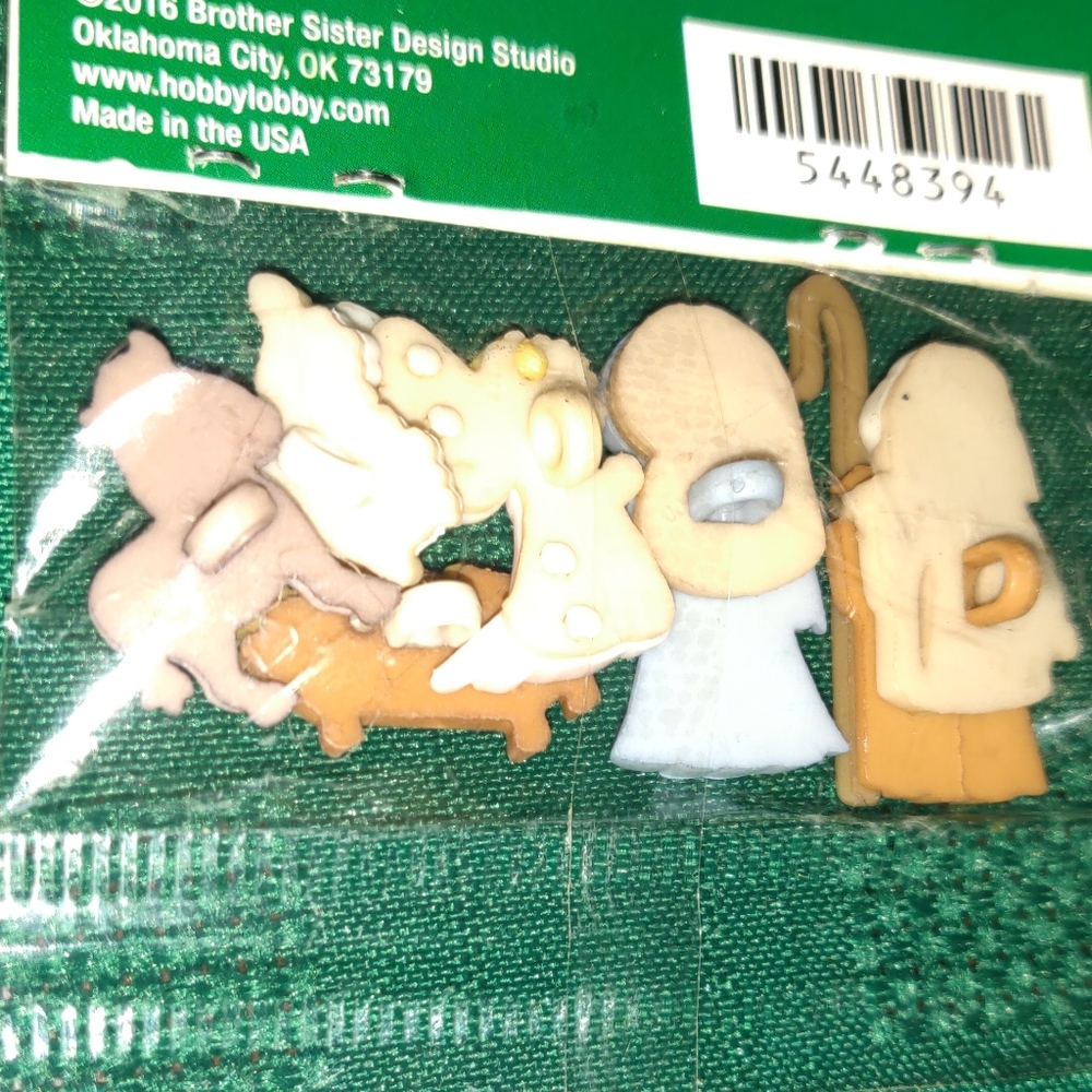 Christmas NATIVITY Shirt Buttons CRAFTS Baby Jesus SEALED Holiday Hobby Lobby - Picture 3 of 5